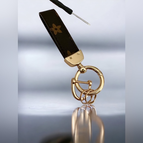 BNIB Unbranded upscale designer keychain - Picture 12 of 13